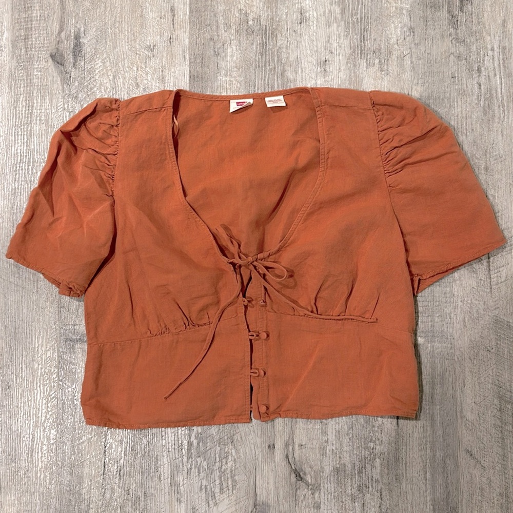 Levi’s linen blend top